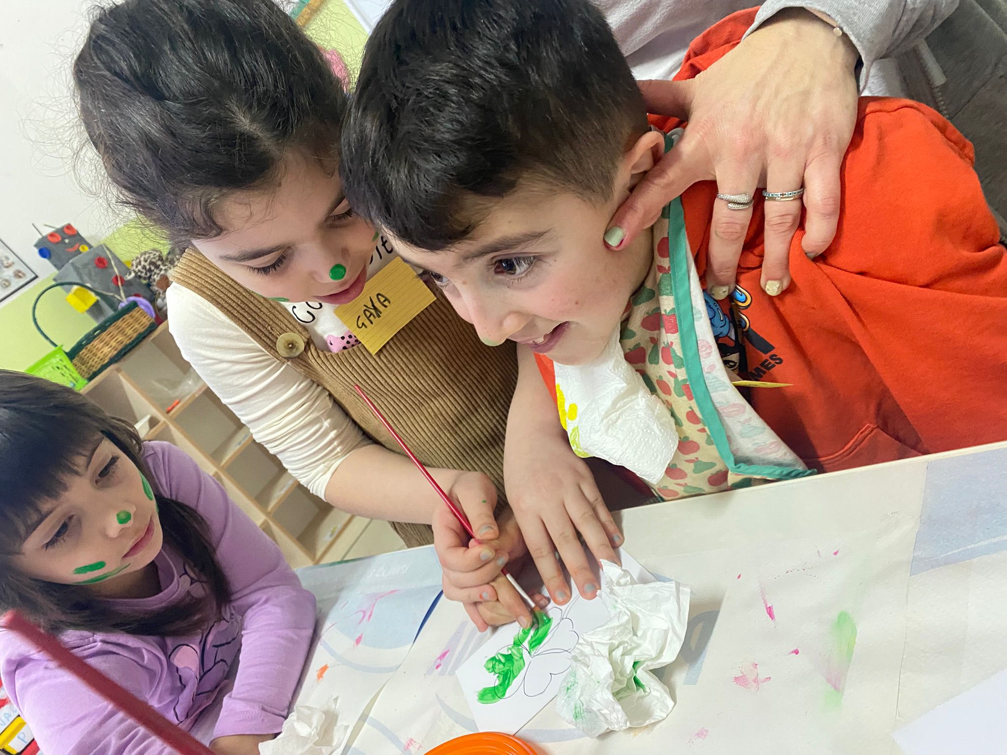 Bambini in attività inclusiva con Luce Negli Occhi APS