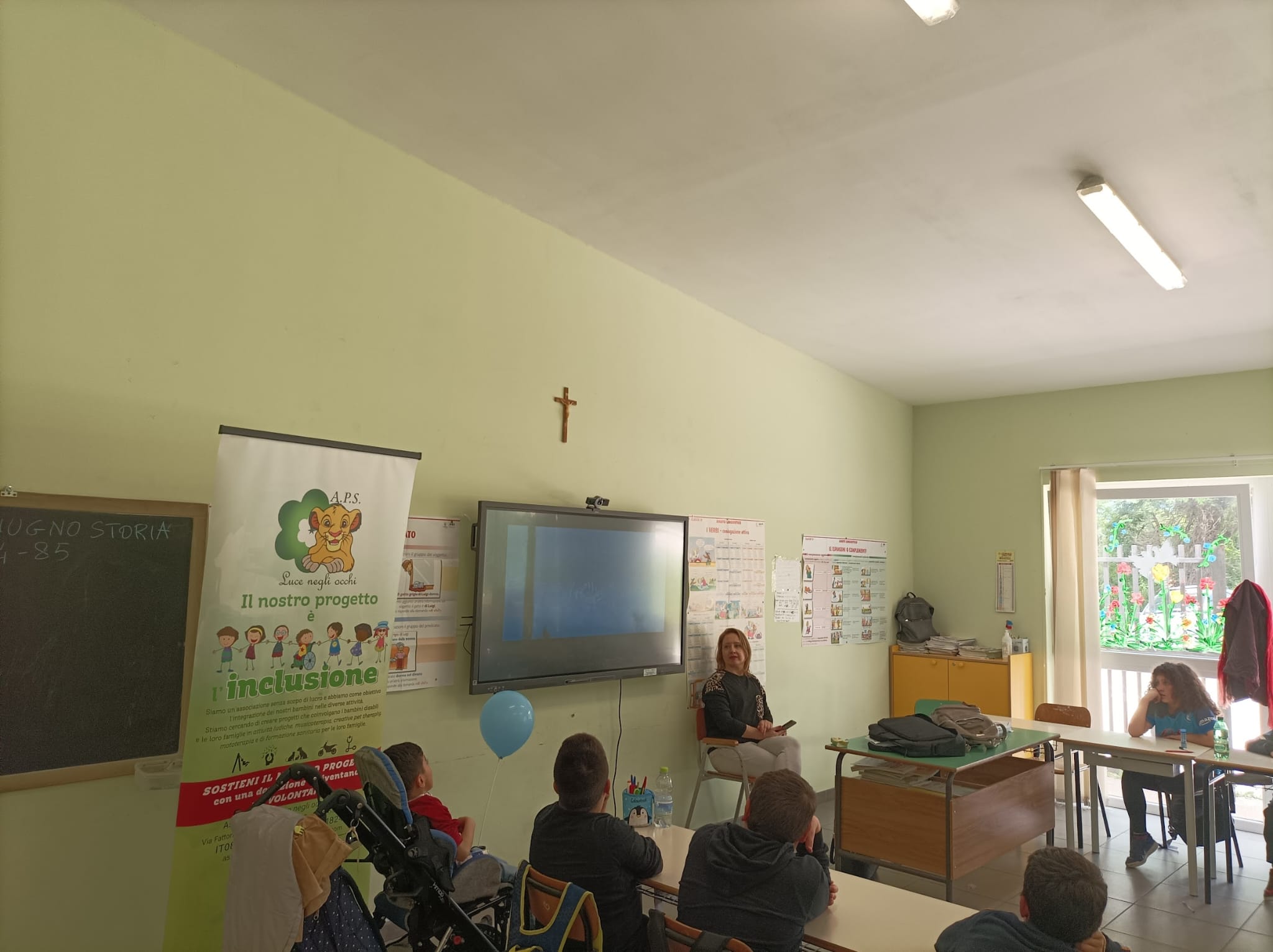 Progetto Scuole: bambini durante laboratorio scolastico inclusivo